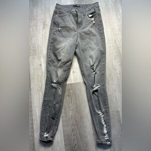 Fashion nova skinny jean size 3/26